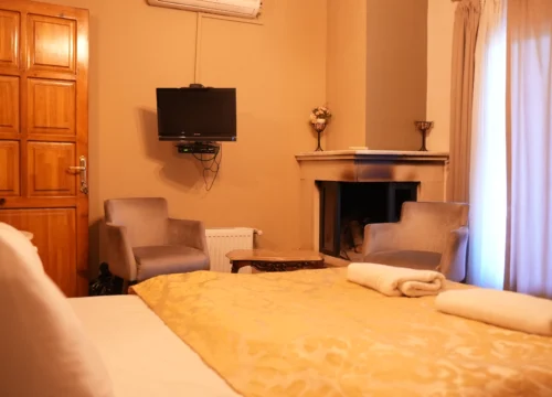 302 Jakuzili Şömineli Dere Manzaralı Oda